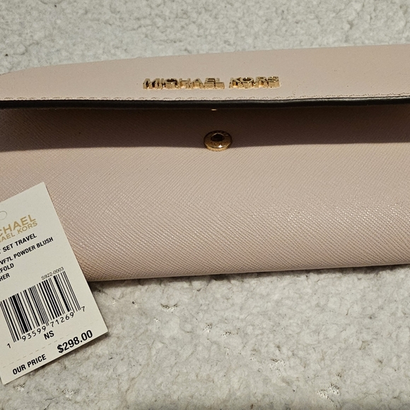 Michael Kors Bundle Deal - Picture 7 of 7
